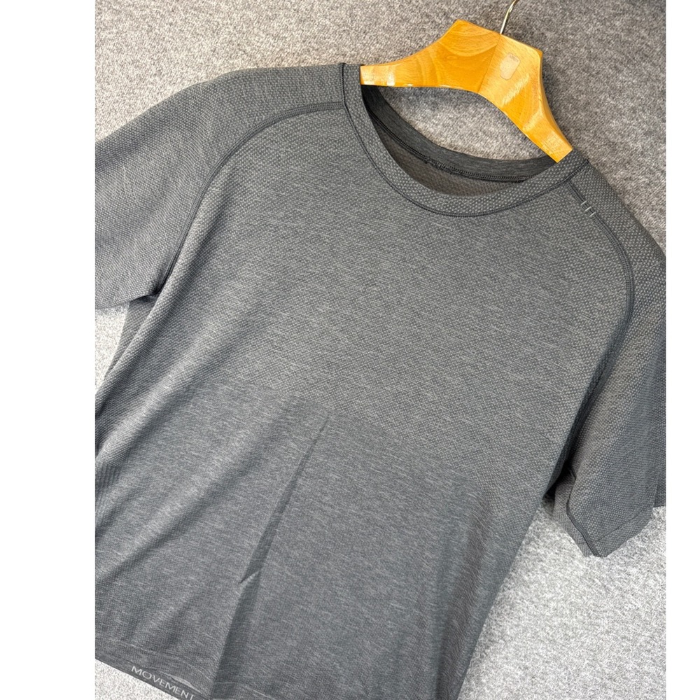 Lululemon Metal Vent Tech Short Sleeve Shirt Mens Large Gray Heather Seamless